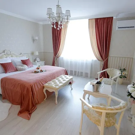Royal Suite Apartment With Jacuzzi Sumy Exterior photo