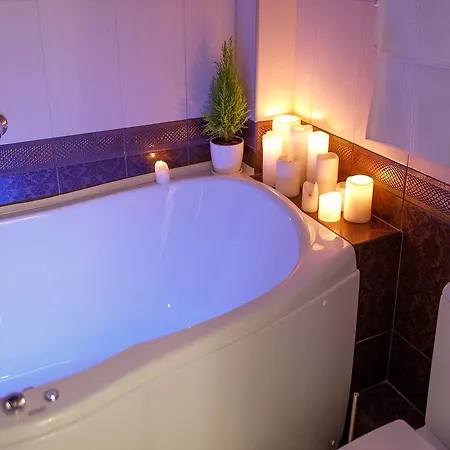 Royal Suite Apartment With Jacuzzi Sumy Exterior photo