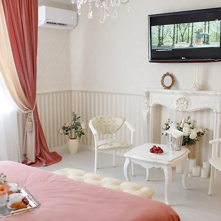 Royal Suite Apartment With Jacuzzi Sumy Exterior photo