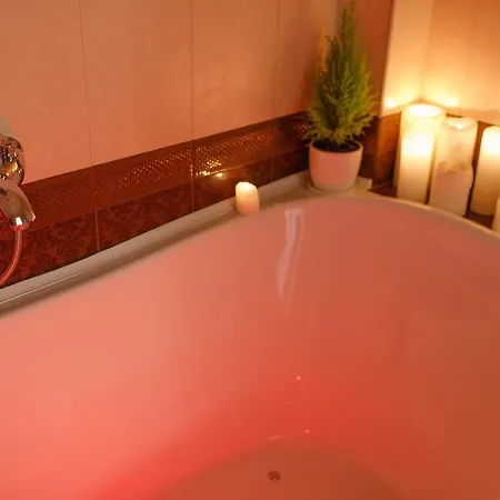 Royal Suite Apartment With Jacuzzi Sumy Exterior photo