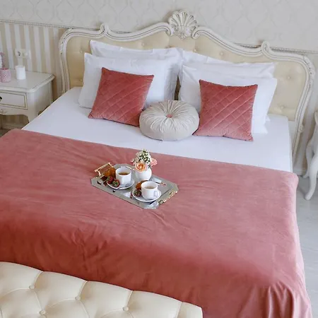 Royal Suite Apartment With Jacuzzi Sumy Exterior photo